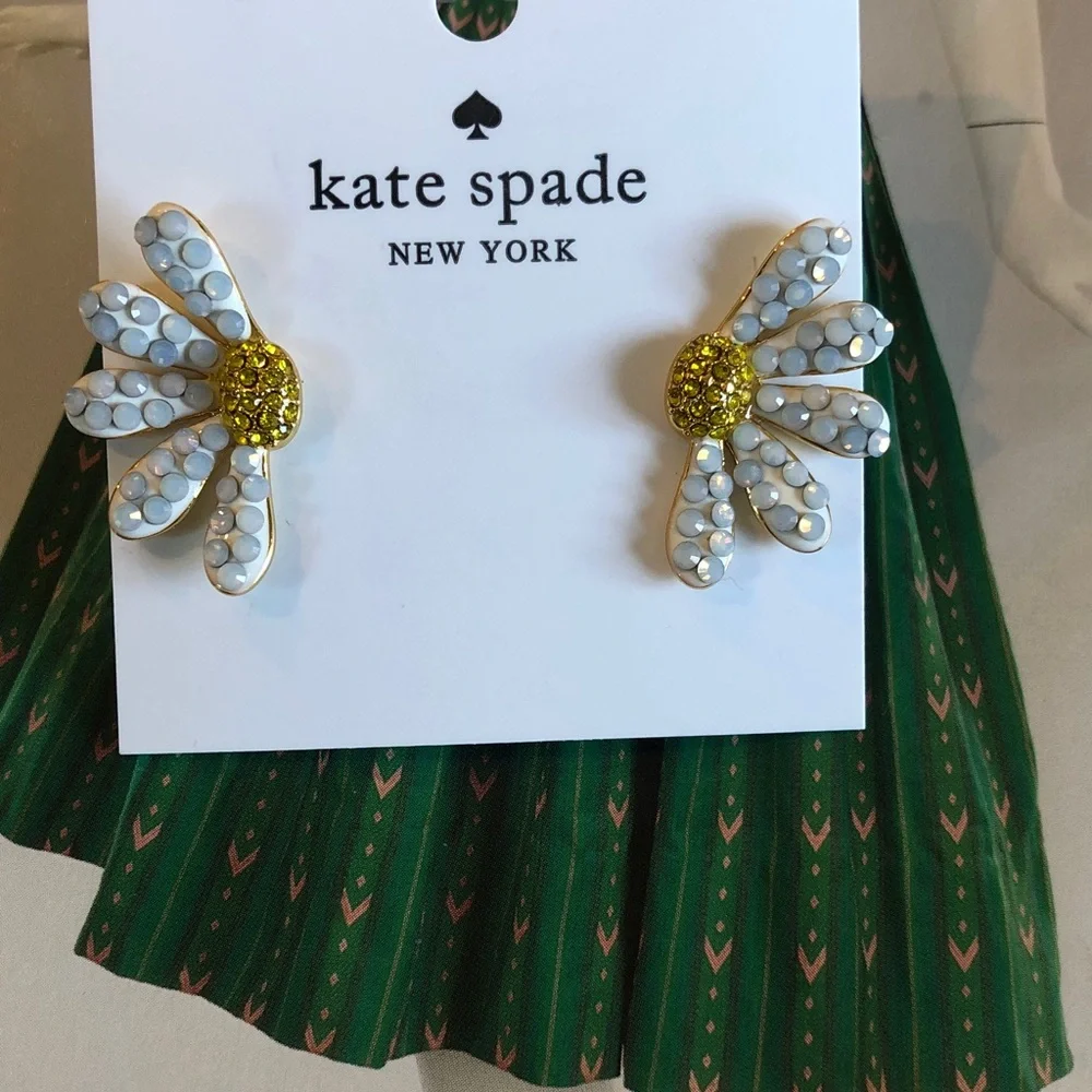 Authentic kate spade New on card White Petal & Gold Center Daisy Stud Earrings